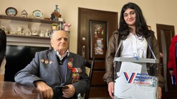 Ставропольский 100-летний ветеран проголосовал на выборах президента РФ на дому