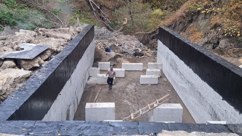 Разрушенный июньскими ливнями коллектор восстановили в Монастырском тупике Ставрополя