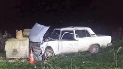 В Предгорном округе 42-летний водитель попал в больницу после съезда в кювет