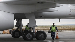 Вылетевший из Минвод самолёт экстренно приземлился из-за больного пассажира