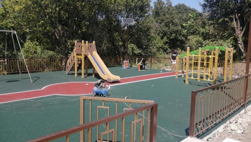 Две современные детские площадки обустроили в Кисловодске