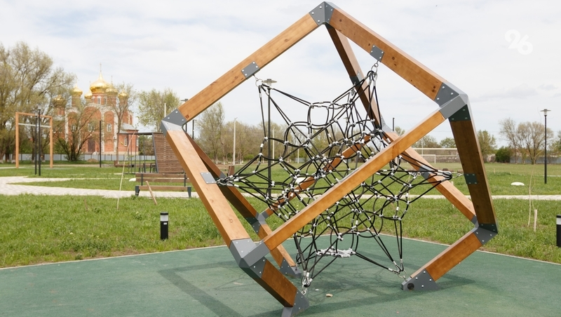 Две детские площадки обустроят в Кисловодске по губернаторской программе 