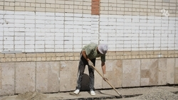 Укладка стен началась в новой амбулатории в станице Воровсколесской 