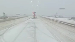 Ставропольские автоинспекторы предупреждают о снежном накате на федеральной трассе