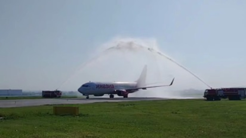 Первый рейс из Ижевска встретили в аэропорту Минвод