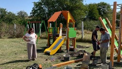 Новую детскую площадку установили в селе Изобильненского округа
