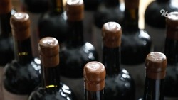 Более 40 бутылок контрафактного алкоголя уничтожили судебные приставы Ставрополья