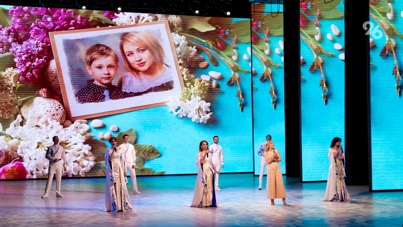 Автомобиль и поездка в Петербург: победительниц конкурса «Женщина года» наградили в Ставрополе