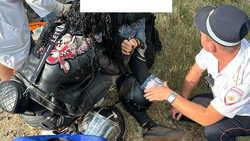 Ставропольские автоинспекторы спасли водителя из горящего грузовика