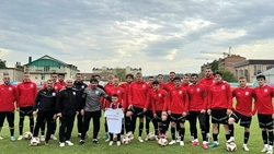 Семилетний футболист из Пятигорска отчеканил мяч 472 раза, установив рекорд