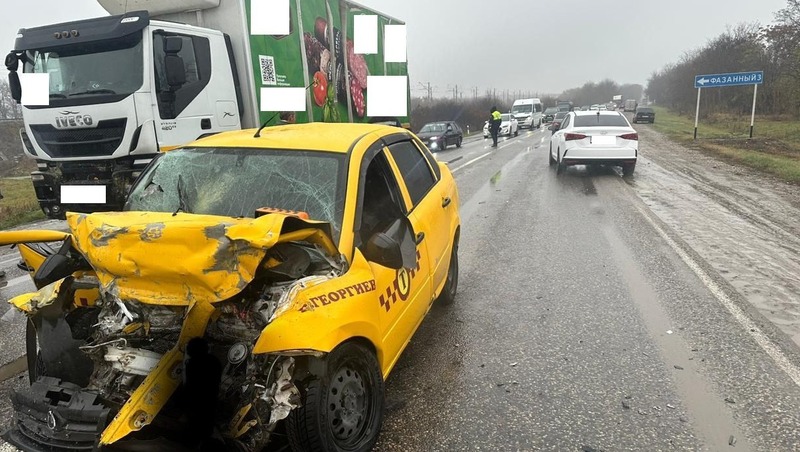 Таксист погиб в аварии на Ставрополье, которую сам и спровоцировал