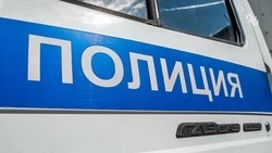 Ставропольские автоинспекторы помогли женщине починить машину на трассе 