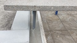 На залитые бетоном могилы родственников пожаловался житель Георгиевского округа