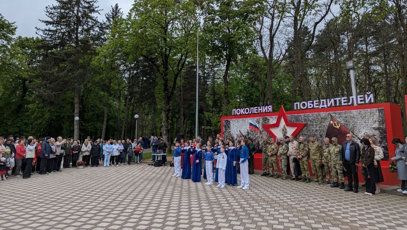Панно «Поколения победителей» открыли в Ессентуках