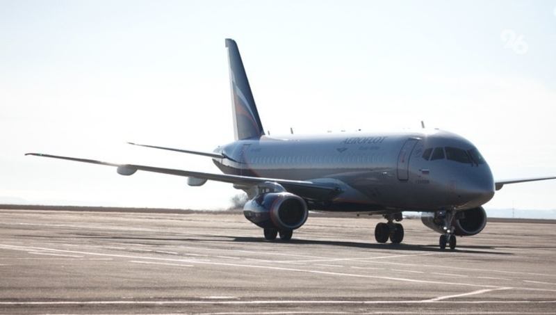 Летевший в Нальчик Boeing вернулся в Москву из-за разгерметизации