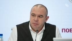 Глава Невинномысска считает, что женщинам надо ходить на работу в юбках