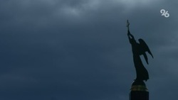 Бесплатные новогодние фотосессии перенесли в Ставрополе из ураганного ветра