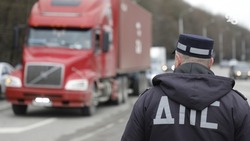 Большегрузам на границе Северной Осетии и Грузии запретили проезд из-за непогоды 