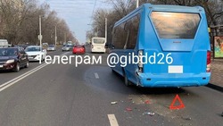 Бесправник на иномарке врезался в пассажирский автобус в Ставрополе