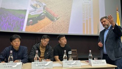 Делегация из Китая встретилась с сельхозпроизводителями Кировского округа