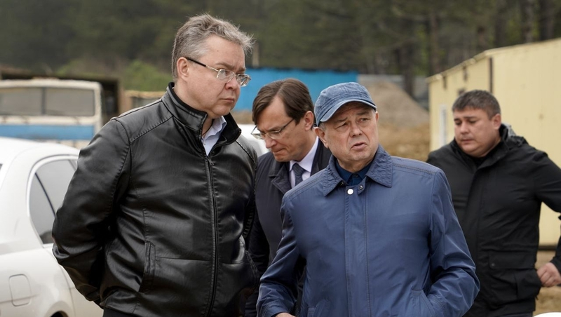 Губернатор Ставрополья Владимиров и сенатор Артамонов проверили крупные стройки в Кисловодске