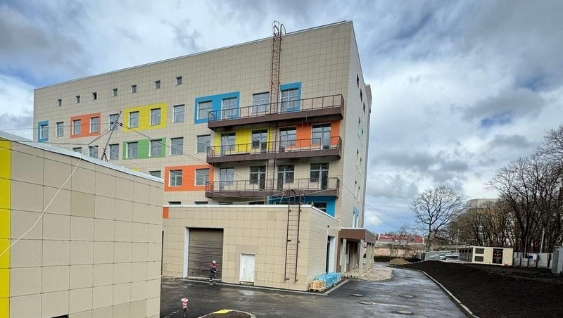 Новый корпус достраивают на территории краевой детской больницы в Ставрополе