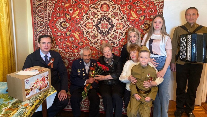 Кисловодского ветерана Великой Отечественной войны поздравили с праздником Победы
