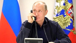 Путин и Макрон вновь обсудили ситуацию на Украине по телефону