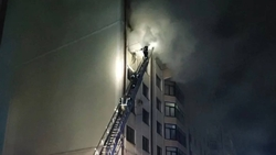 В Нальчике на шестом этаже многоквартирного дома воспламенилась квартира