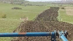 Противопожарную опашку проводят в Ставрополе