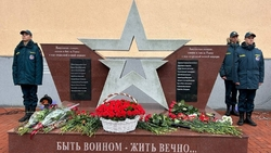 Мемориал погибшим на СВО выпускникам колледжа торжественно открыли в Ставрополе