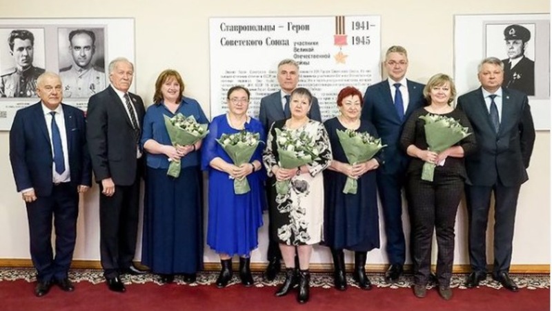 Губернатор Ставрополья поздравил вдов и матерей Героев России с наступающим праздником