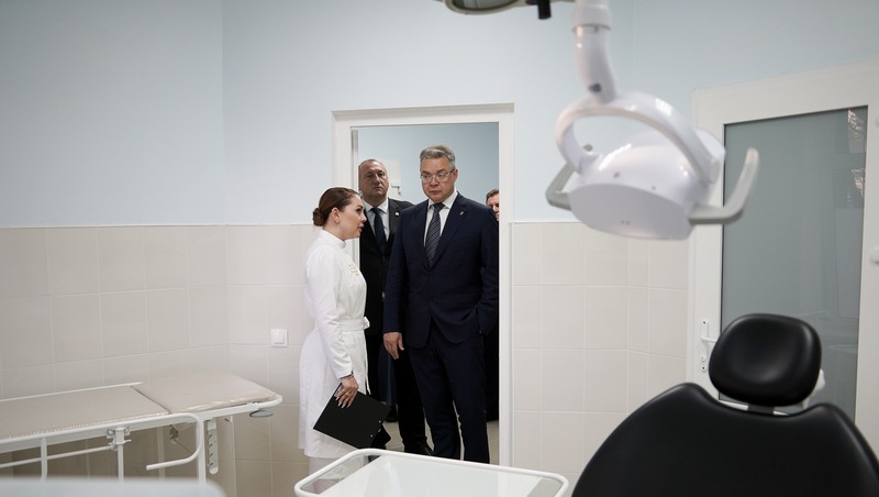 Губернатор проверил качество ремонта детской стоматологии в Ставрополе