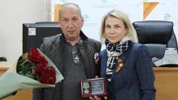 Начальника гаража краевой больницы Ставрополья наградили за активную помощь СВО    