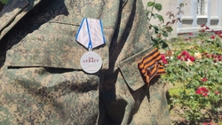 Военнослужащего из Ессентуков наградили за подвиг в зоне СВО