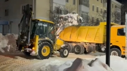 Более 100 коммунальных машин расчищали дороги Ставрополя от снега 