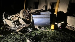 В Левокумском округе девушка-водитель без прав въехала в ЛЭП