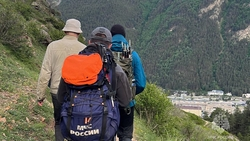 Спасатели КБР помогли троим туристам спуститься с ущелья Ирик-чат