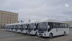 Министр транспорта РФ передал Ставрополью 20 автобусов среднего класса