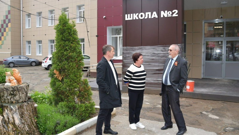 «Единая Россия» проверила ход капремонта школ Ставрополя и станицы Марьинской