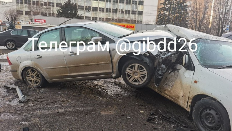 Восемь машин разбились в аварии в Ставрополе 