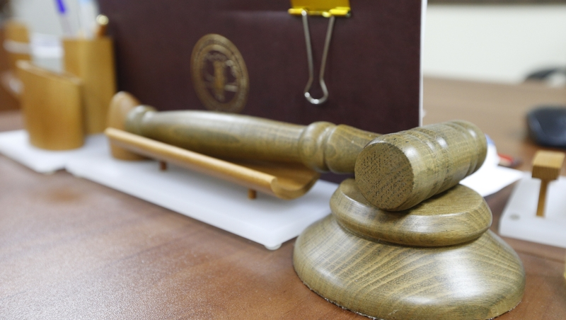 Адвокат в КБР оправдана в нападении на силовика, не пустившего её к подзащитному