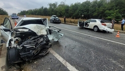 Два человека погибли при столкновении трёх автомобилей на Ставрополье