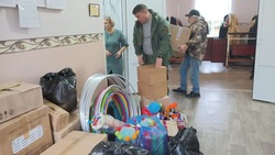 Кисловодск передал спортинвентарь и книги в школу и детский сад в ЛНР