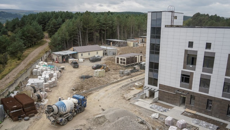 Губернатор Владимиров отметил необходимость соблюдать график строительства нового корпуса больницы в Кисловодске