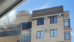 Квартира на 16 этаже загорелась в многоэтажном доме в центре Ставрополя