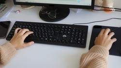 31% россиян готовы работать на новогодних праздниках — опрос