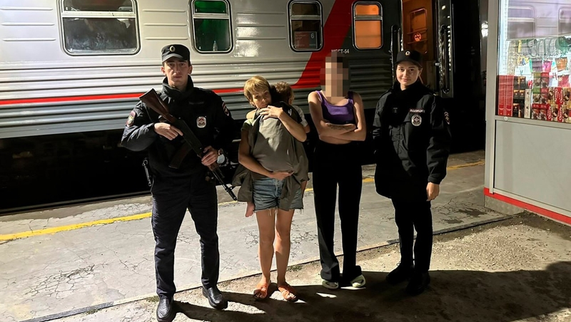 Транспортная полиция СКФО вернула детей матери, которая села не в тот поезд