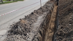 Коммунальщики приступили к замене труб под дорогой в Будённовске 