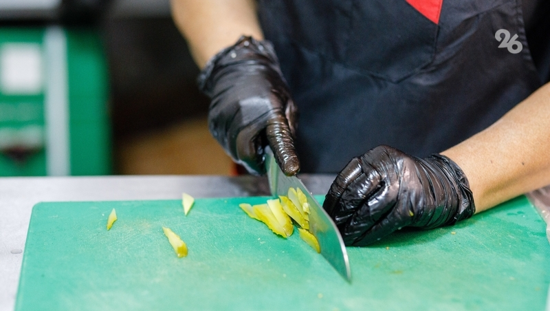 Директор в Ставрополе не заключил с поваром трудовой договор и получил штраф